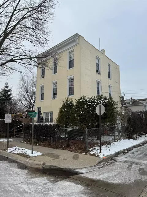 13 Avenue A, North Hempstead, NY 11050
