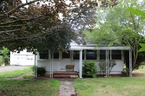 51 Bogota Rd, Mastic Beach, NY 11951