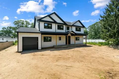 825 Weber Ave, West Babylon, NY 11704