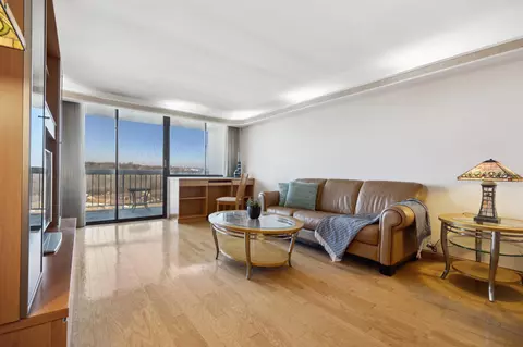 1 Bay Club Dr #11V, New York, NY 11360
