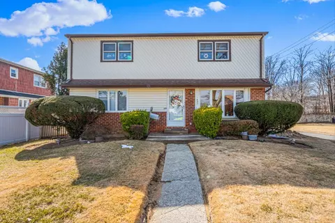 1647 Miriam Ct, Elmont, NY 11003