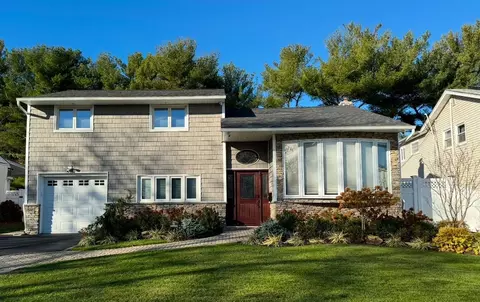 281 Clearmeadow Dr, East Meadow, NY 11554