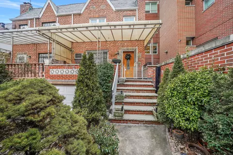 3349 74th St, New York, NY 11372