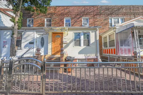 867 E 15th St, Brooklyn, NY 11230