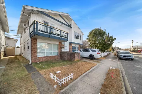 626 E Chester St, Long Beach, NY 11561