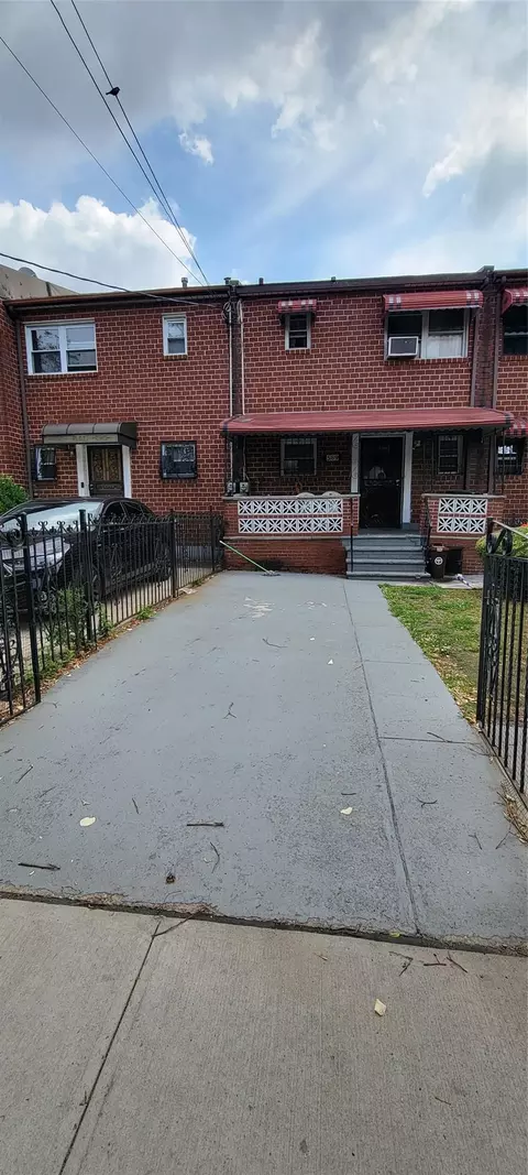 589 Saratoga Ave, Brooklyn, NY 11212
