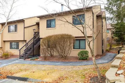 3908 Wild Berry Ct, Poughkeepsie, NY 12603