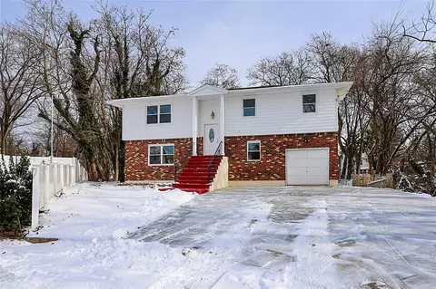 973 Woodfield Rd, West Hempstead, NY 11552
