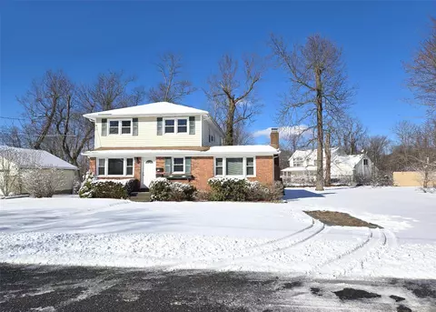 22 Warner Ln, Ronkonkoma, NY 11779