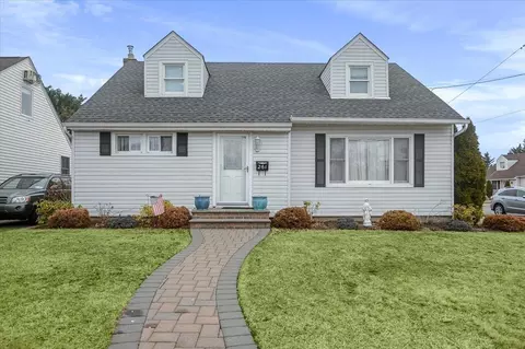 261 Wheeler Ave, Valley Stream, NY 11580