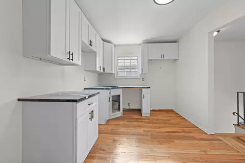 14943 259th St, New York, NY 11422