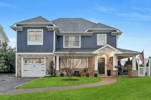 13 Joyce Rd, Eastchester, NY 10709