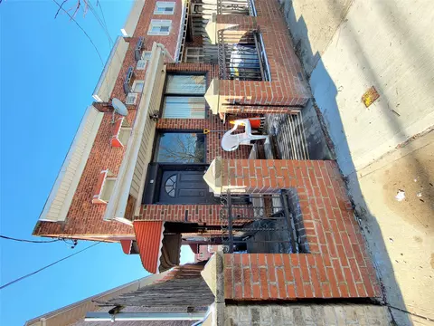 3005 Edson Ave, New York, NY 10469