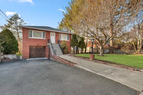 187 Minerva Dr, Yonkers, NY 10710