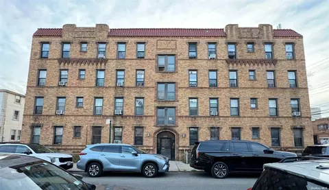 46-06 Bowne St, Flushing, NY 11355
