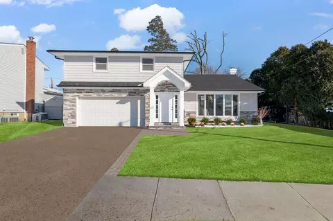 93 Wilson Pl, Plainview, NY 11803