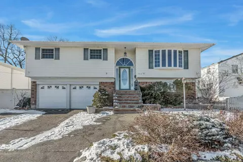 2912 Moreland Ave, Oceanside, NY 11572