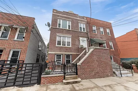 2547 Radcliff Ave, New York, NY 10469