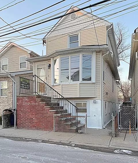 10213 163rd Dr, New York, NY 11414