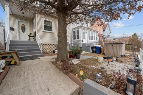 417 S 4th Ave, Mount Vernon, NY 10550