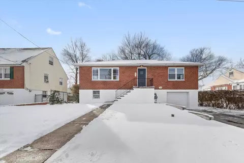 253 Round Hill Dr, Yonkers, NY 10710