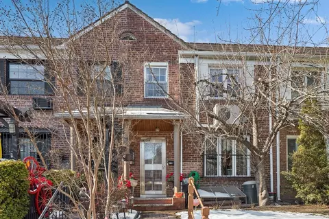 13923 Pershing Cres, New York, NY 11435