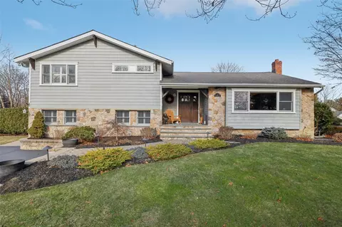 2 Brunswick Dr, East Northport, NY 11731