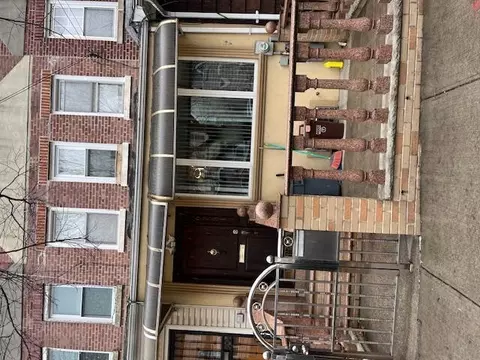 62-31 60 Ave, New York, NY 11378
