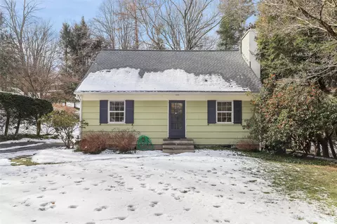 37 New St, Katonah, NY 10536