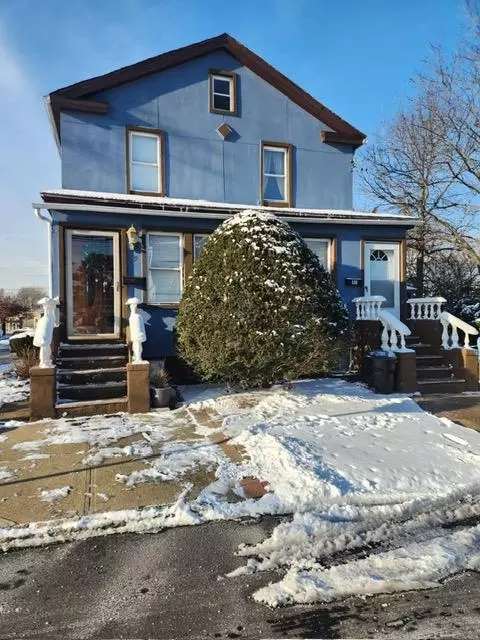 39 Old Stewart Ave, North Hempstead, NY 11040