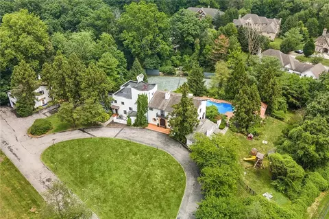 33 Grand Park Ave, Scarsdale, NY 10583