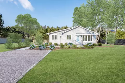 207 Springville Rd, Hampton Bays, NY 11946