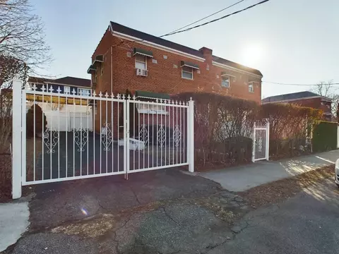 2868 Dewey Ave, New York, NY 10465