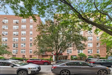 33-25 92nd St #2E, Jackson Heights, NY 11372