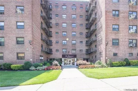87-50 204th St #A66, Hollis, NY 11423