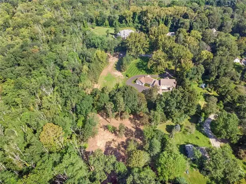 9 Lyons Farm Ct, Southeast, NY 10509