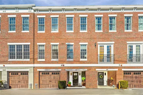 187 Lincoln Ave, Pelham, NY 10803