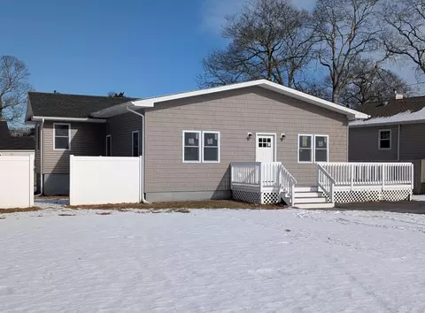 87 Rugby Dr, Shirley, NY 11967