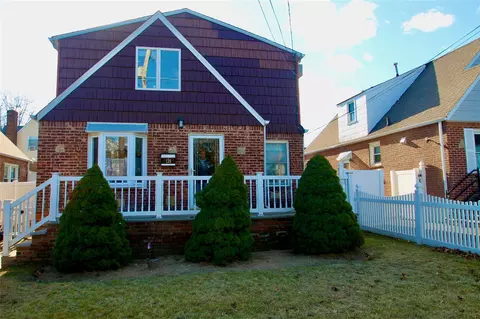 139 Alden Ave, Valley Stream, NY 11580