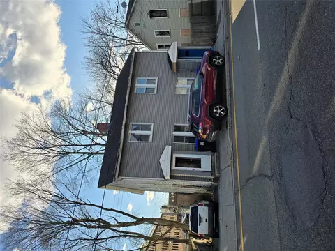 412 Maple St, Poughkeepsie, NY 12601