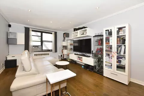 84-01 Main St #431, Jamaica, NY 11435