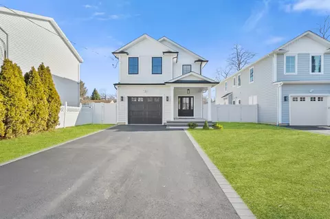 635 Jennings Ave, West Hempstead, NY 11552