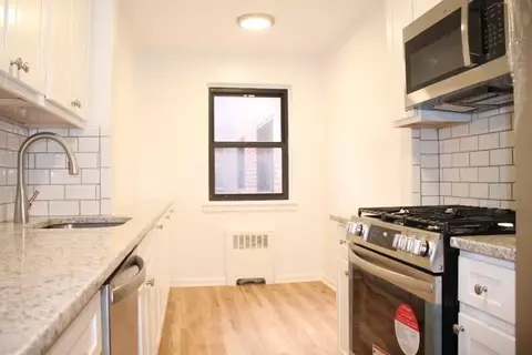 51 White Oak St #2D, New Rochelle, NY 10801