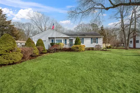 388 Puritan Dr, Shirley, NY 11967
