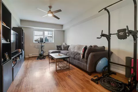 518 Beach 139th St #A4, New York, NY 11694