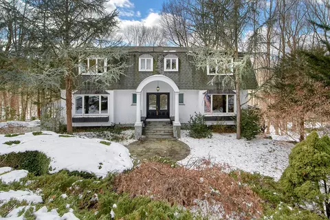 52 Old Lyme Rd, New Castle, NY 10514