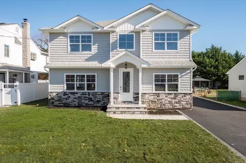 183 Park Ln, Massapequa, NY 11758
