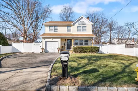 77 Madison St, Amityville, NY 11701