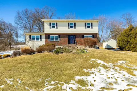 22 Four Winds Dr, La Grange, NY 12603
