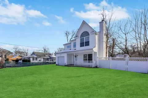 22 Sayville Rd, Mastic Beach, NY 11951
